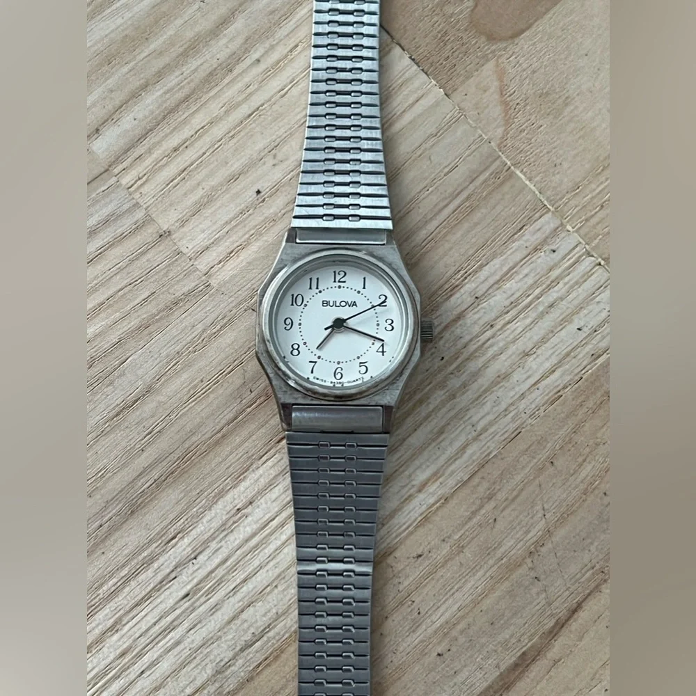 Bulova handling use